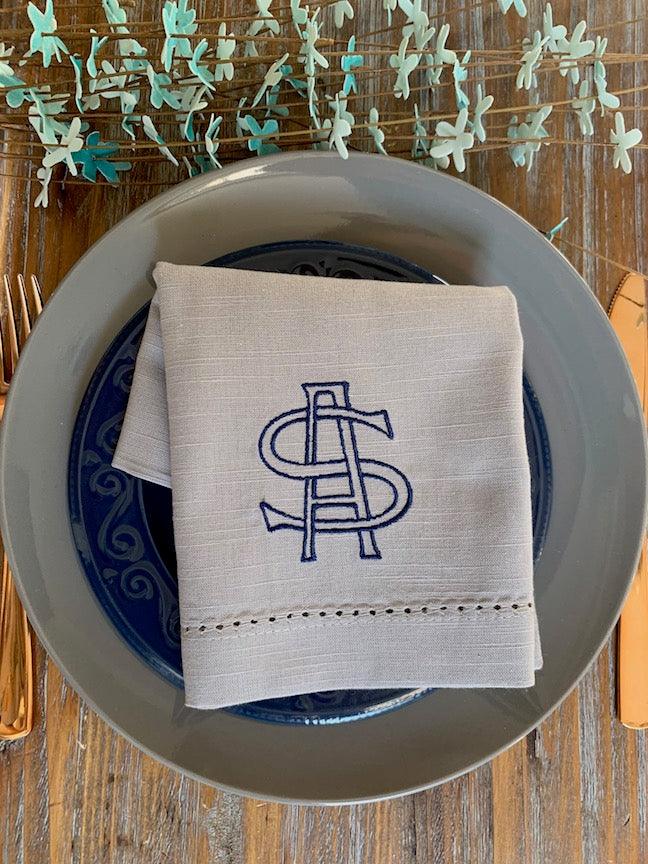 Two Initial interlinking Monogrammed Cloth Napkins - Set of 4 Duogram Napkins - White Tulip Embroidery