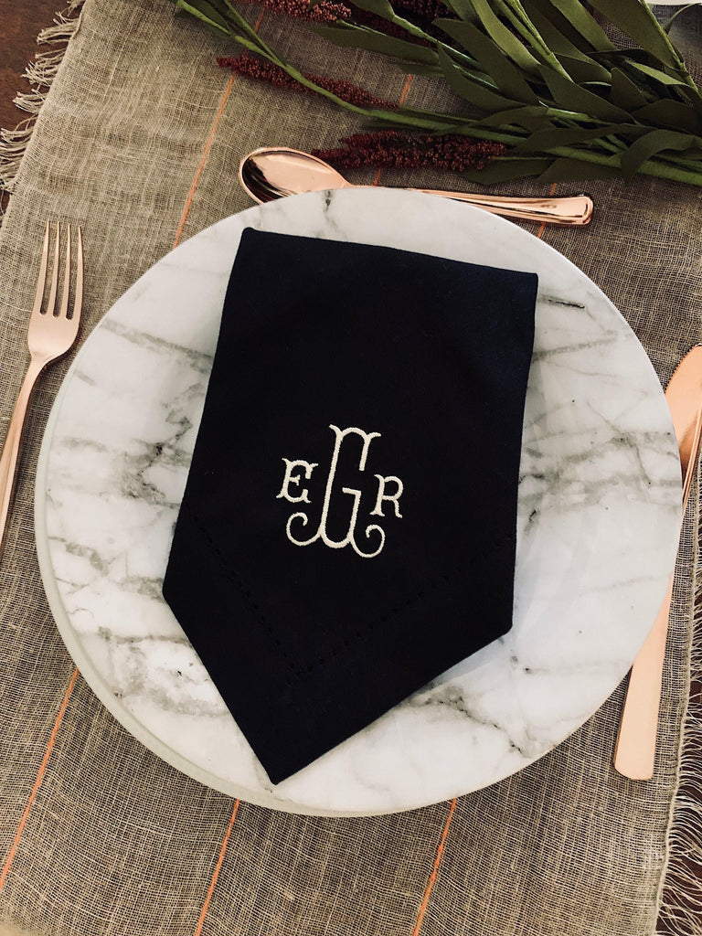 Verona Monogrammed Embroidered Cloth Napkins - White Tulip Embroidery